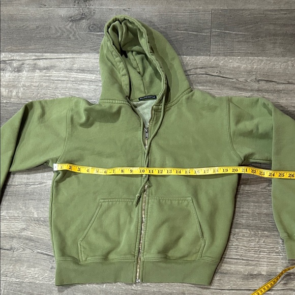 Brandy Melville Zip-Up Hoodie - Picture 5 of 9